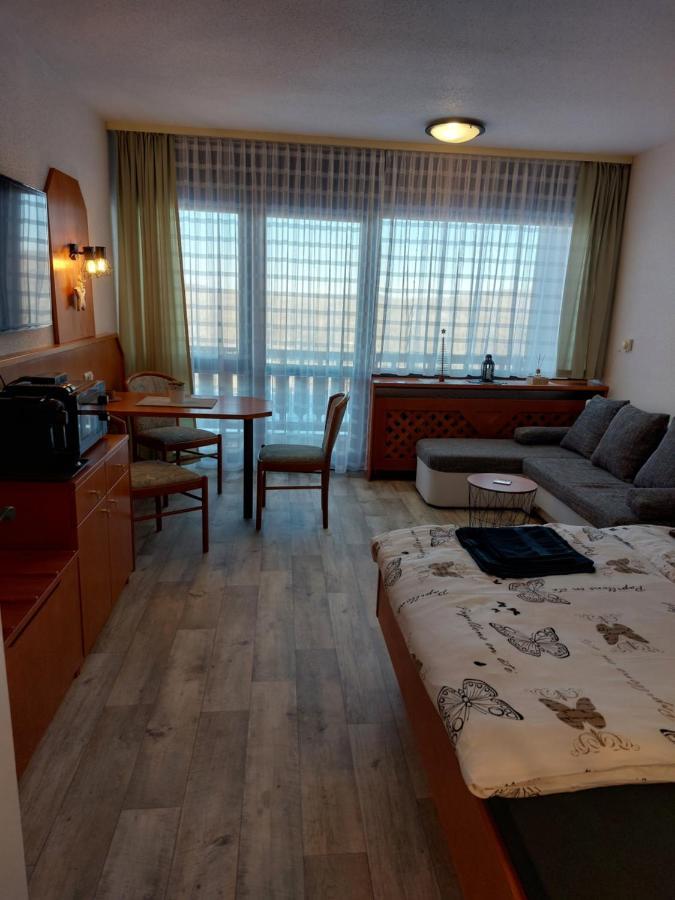 Almberg Apartment *